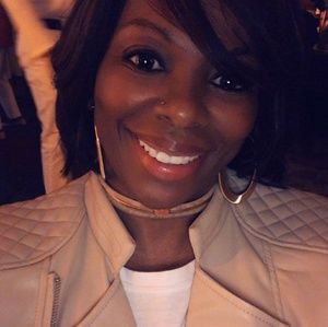 Meet your Posher, Yolanda